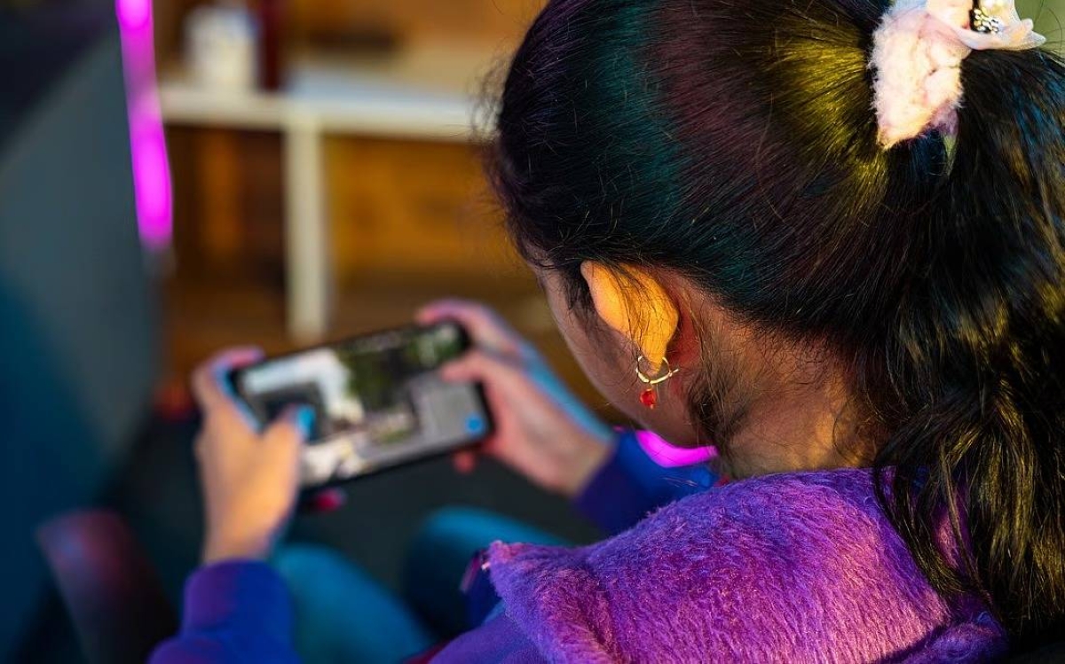 Stronger measures urged to protect children from online risks