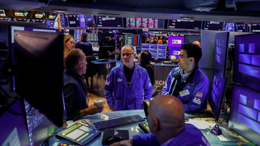 Stocks advance ahead of earnings, navigating still-high Treasury yields and oil prices