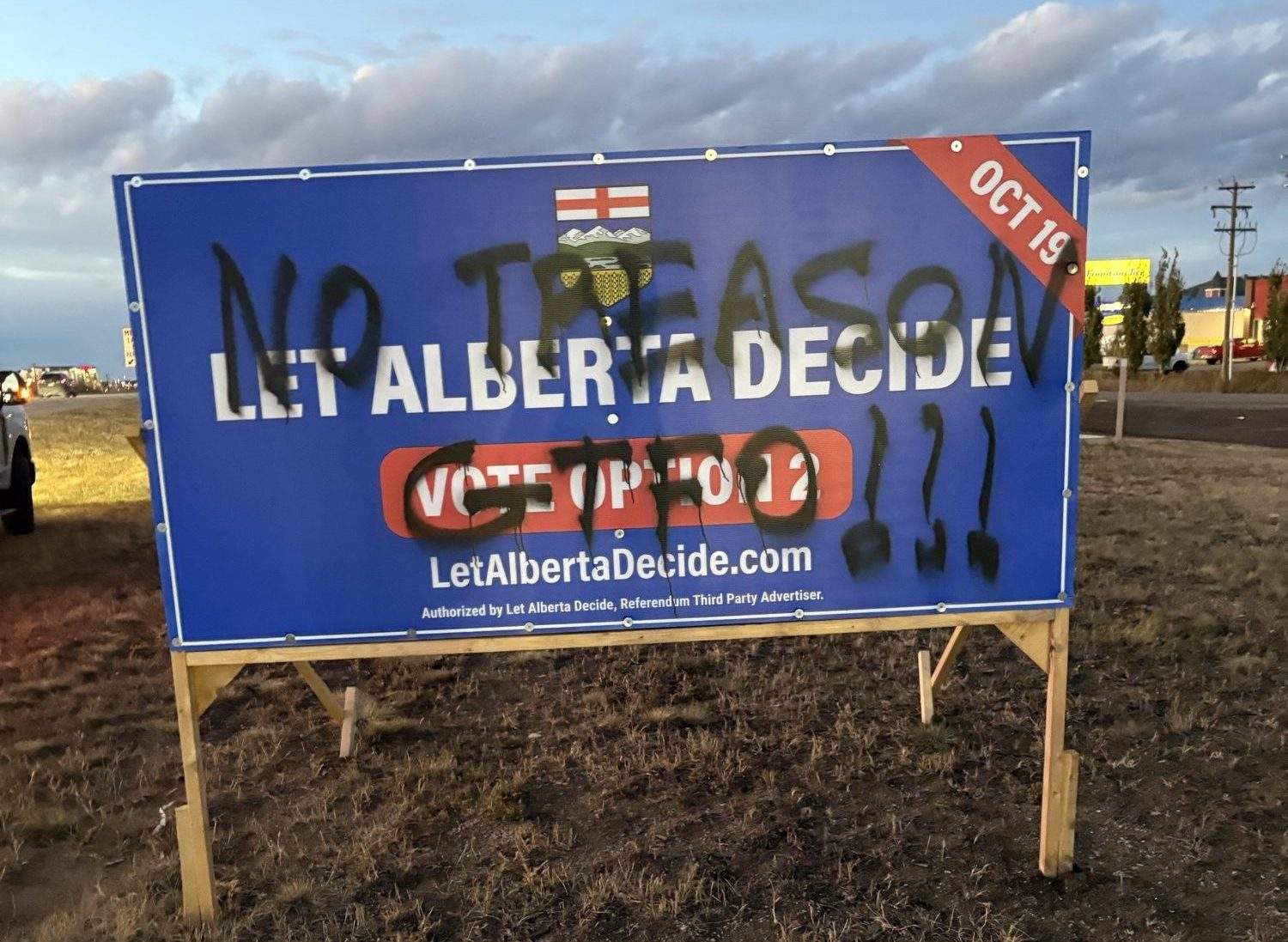7 Alberta referendum signs vandalized in Fort McMurray