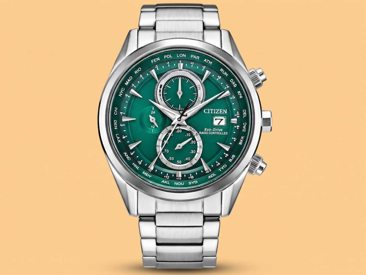 This Emerald-Green Citizen Watch Runs on Light and Syncs With Atomic Time