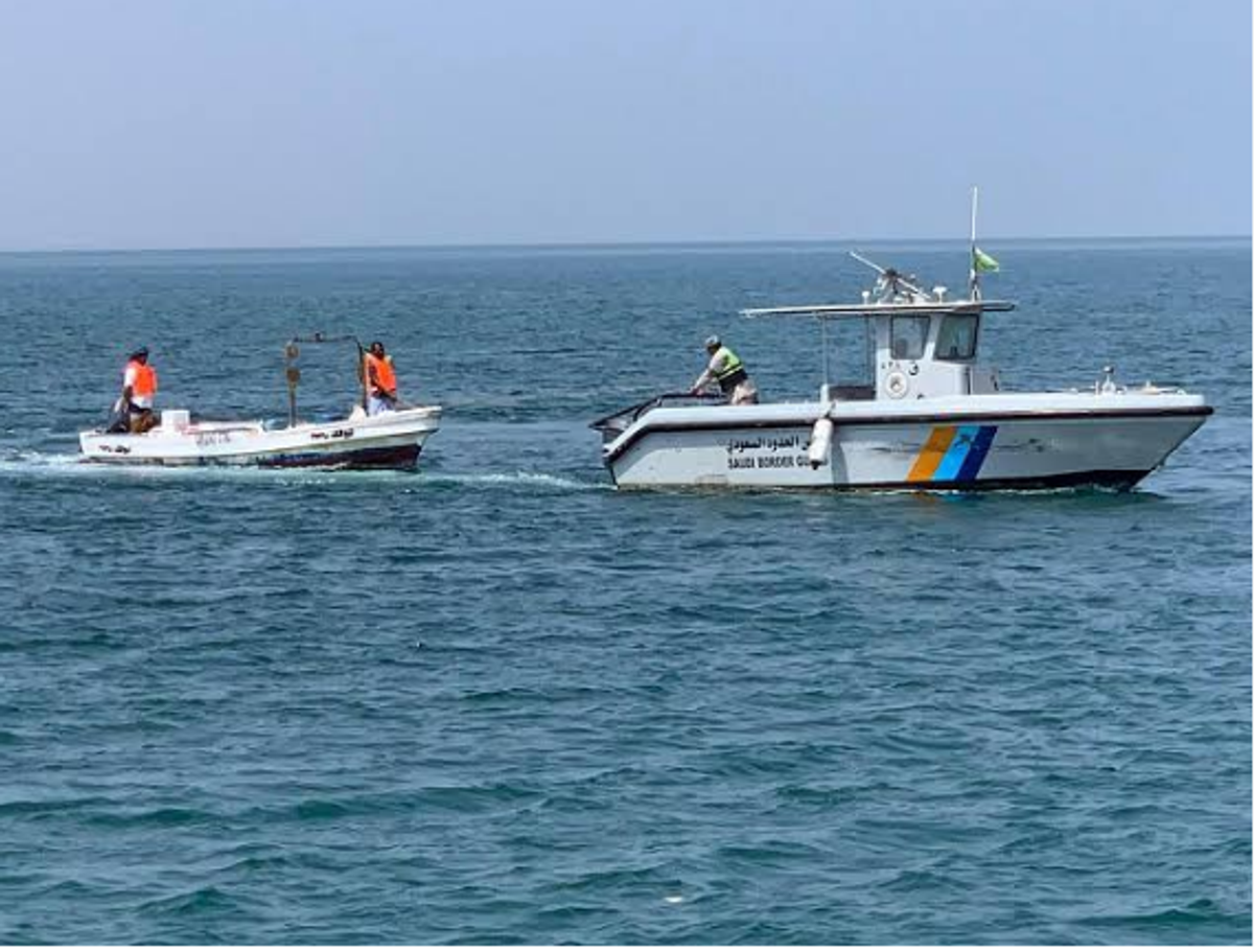 Border Guard rescues five Saudis after boat breaks down off Yanbu