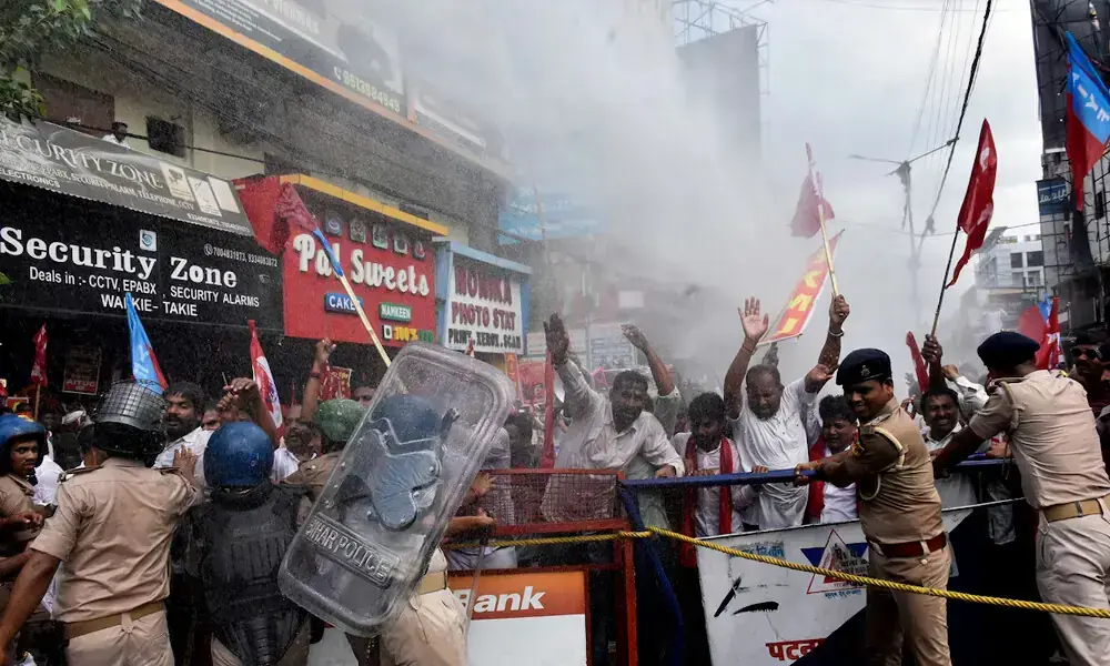 India detains protesters, locks down Delhi ahead of rally against election chief