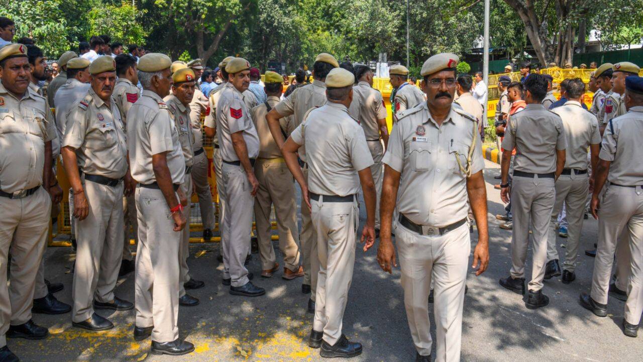 Jantar Mantar protest: Delhi Police land at PGs with ‘parental guidance’