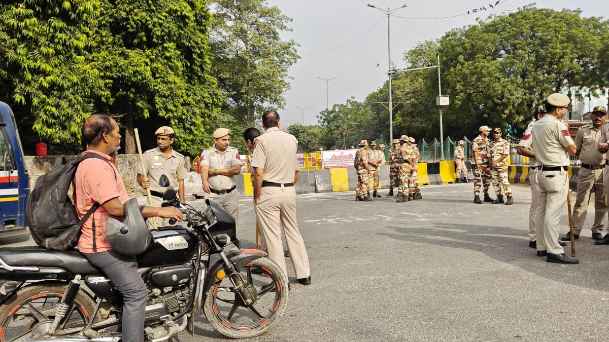 Delhi protest: Daily wage workers prevented from reaching workplace