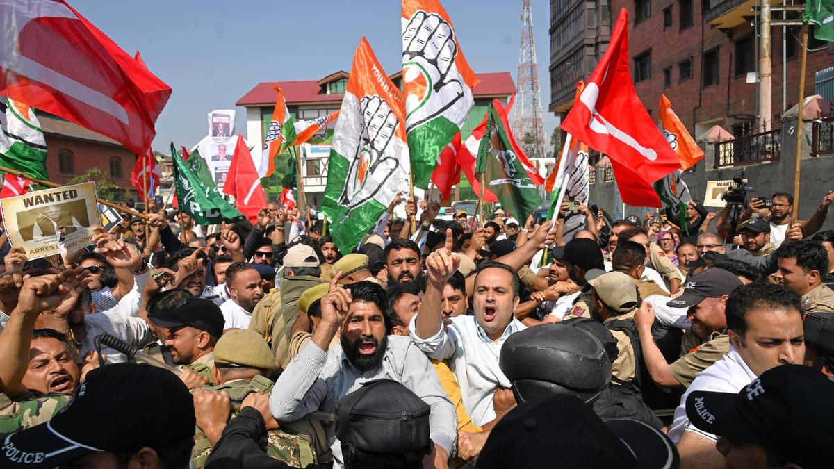 J&K regional parties join anti-CEC protests in Kashmir; Mehbooba, Omar liken Delhi situation to Kashmir of 2019
