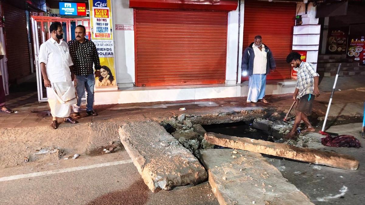 Local body in Idukki tackles flood by clearing streams and culverts