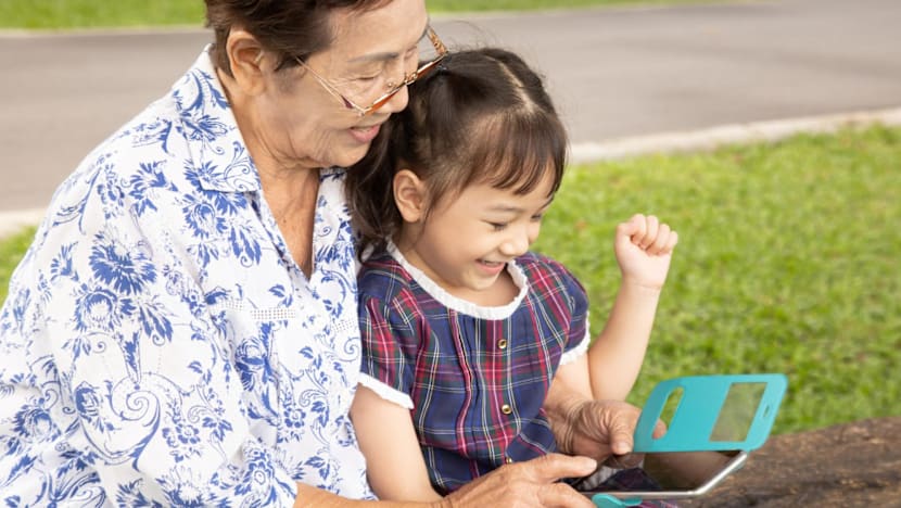 When grandma says 'yes' and mum says 'no', here's how to navigate the parenting tug-of-war