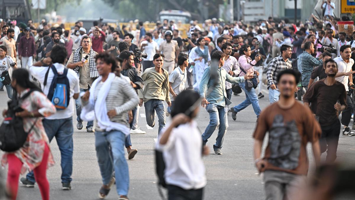 Next challenge for govt.: how to stop largely ‘leaderless’ crowd from regrouping after October 10 anti-CEC protest