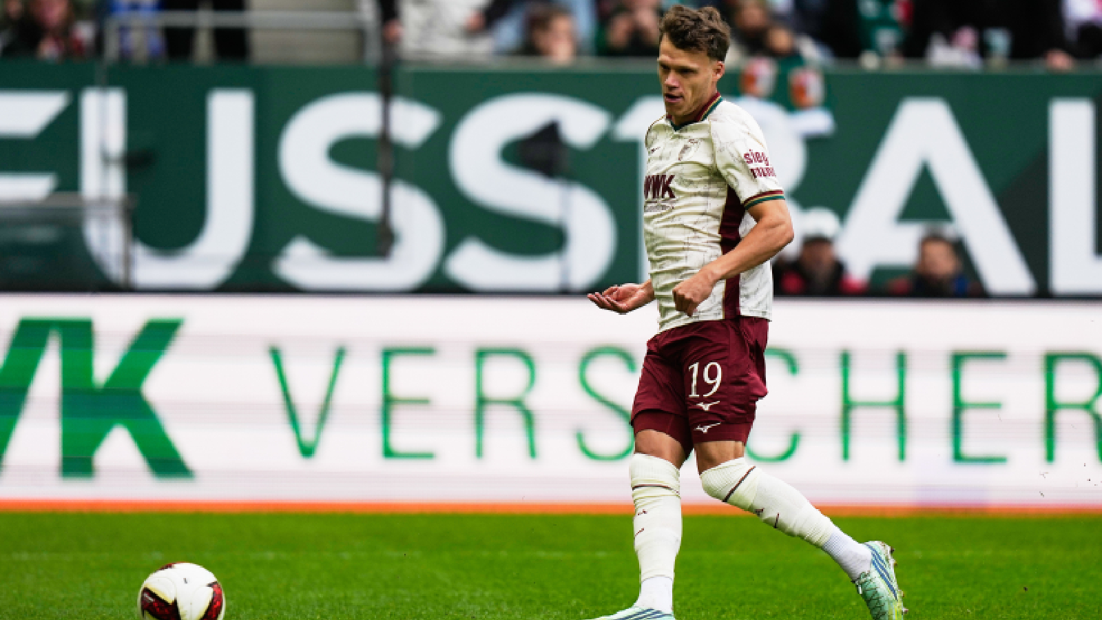 Augsburg’s Fellhauer scores fastest goal in Bundesliga history in game vs Bayern