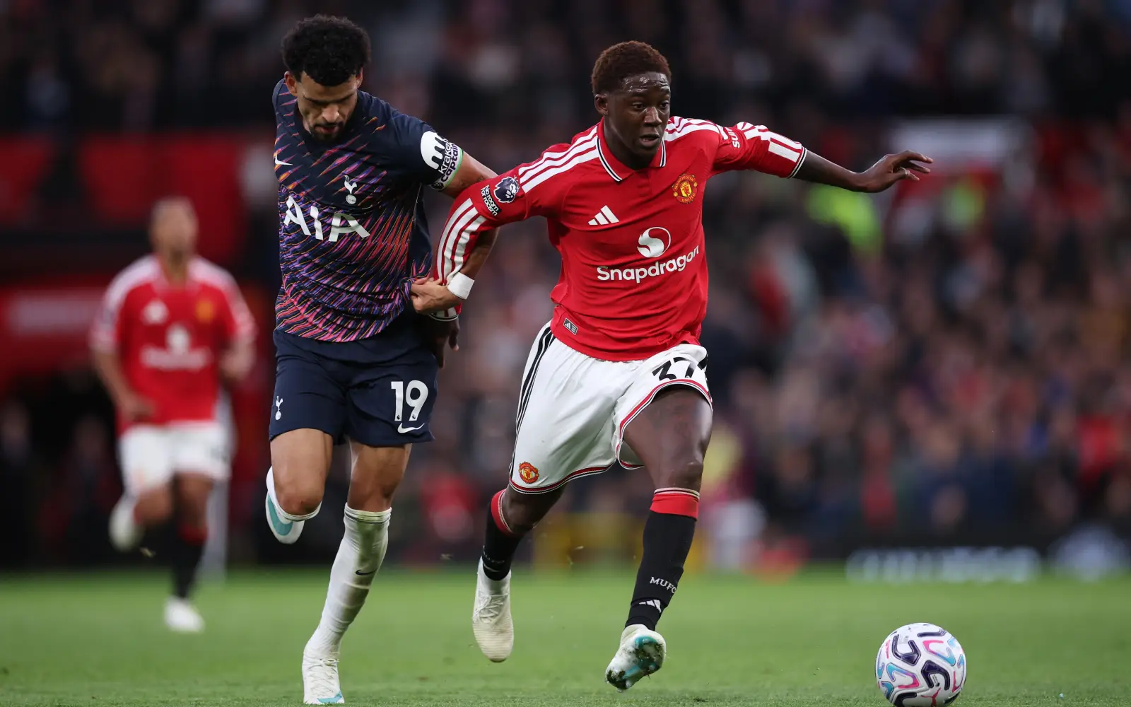 10-man Tottenham ramp up pressure on Man Utd boss Carrick