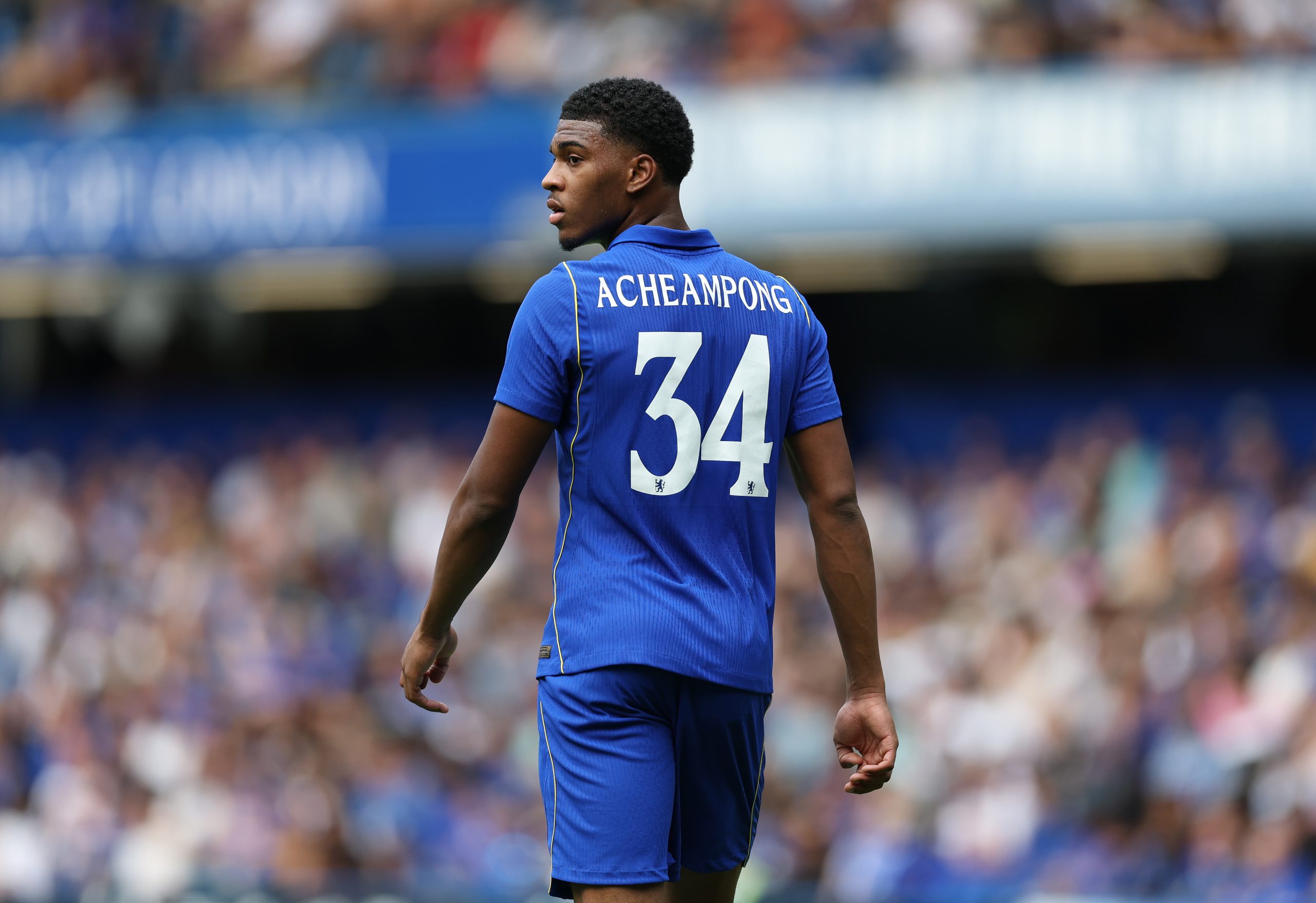 Chelsea wonderkid defender offered interesting Premier League loan option