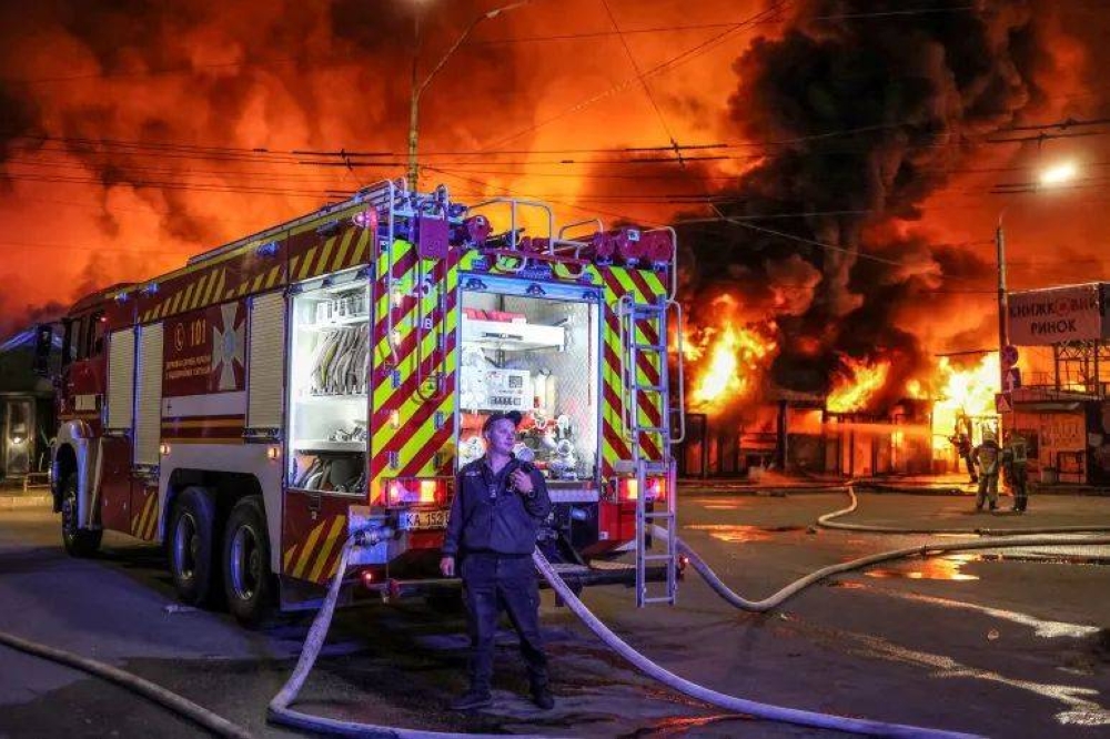 Ukraine targets Moscow in mass drone attack as Russia bombards Kiev