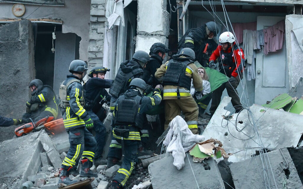 Zelensky blasts Trump-Putin diesel deal after Russian strikes kill 15 in Ukraine
