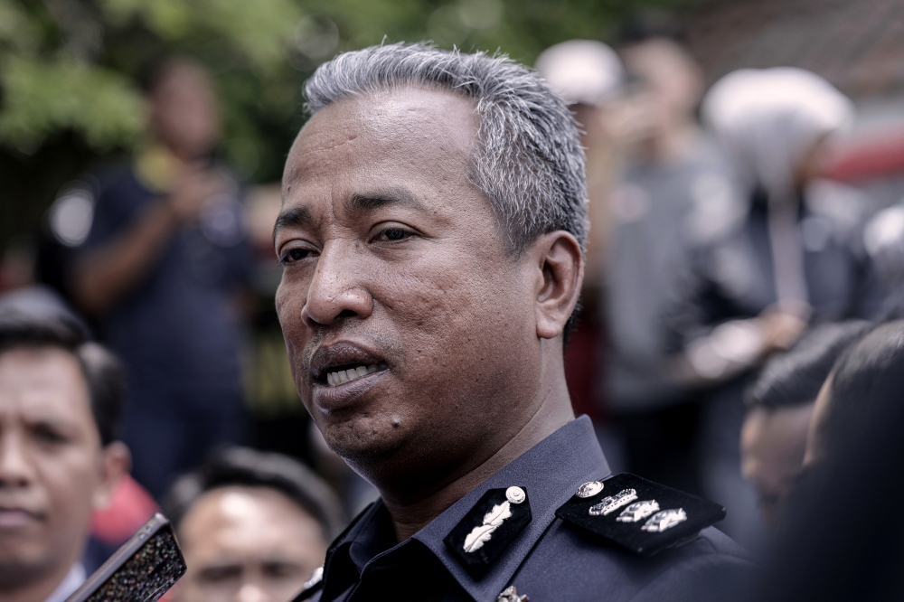 Cops arrest five men after video of alleged armed assault in Petaling Jaya goes viral