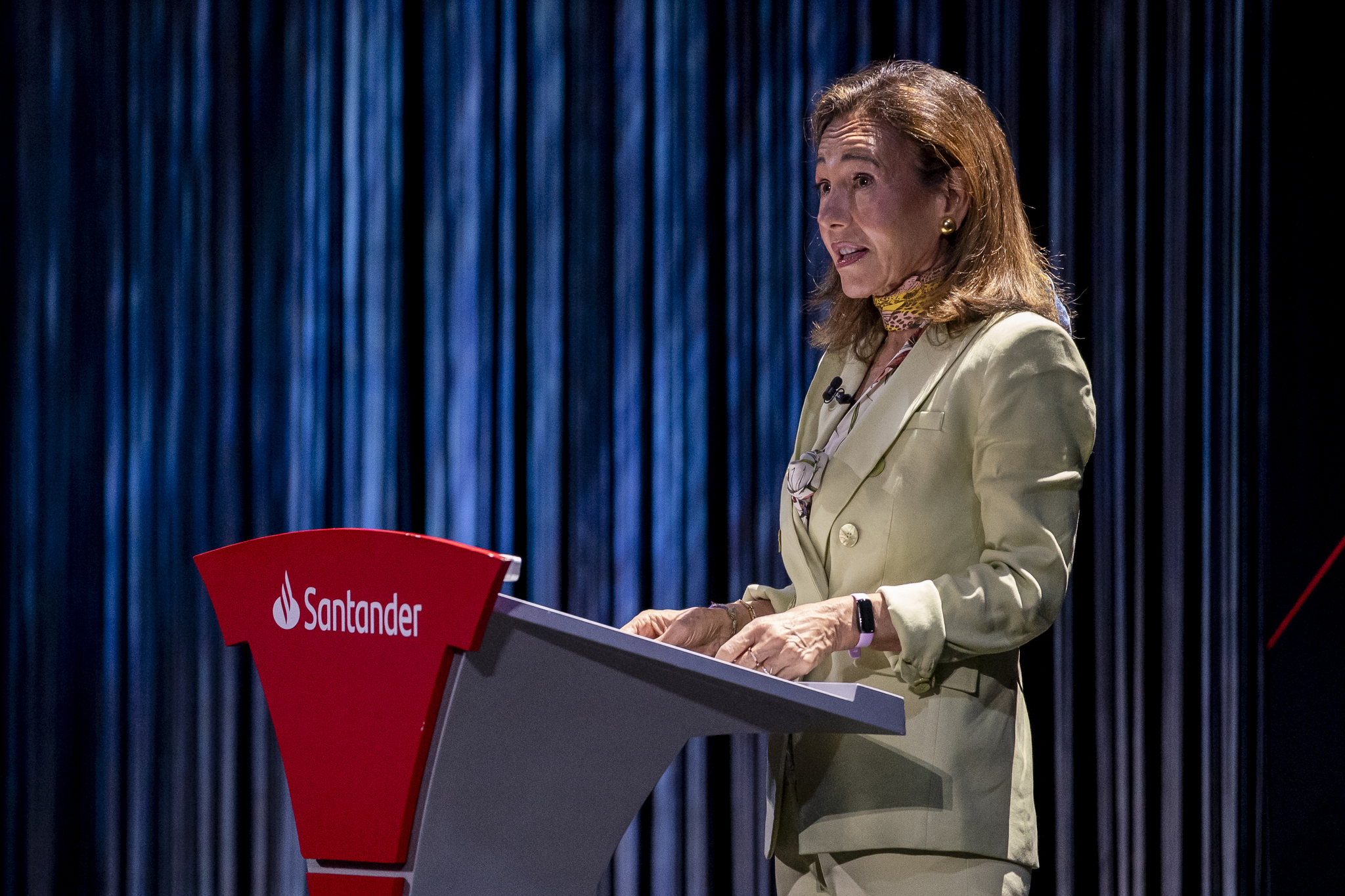 Santander cierra esta semana la compra de Webster