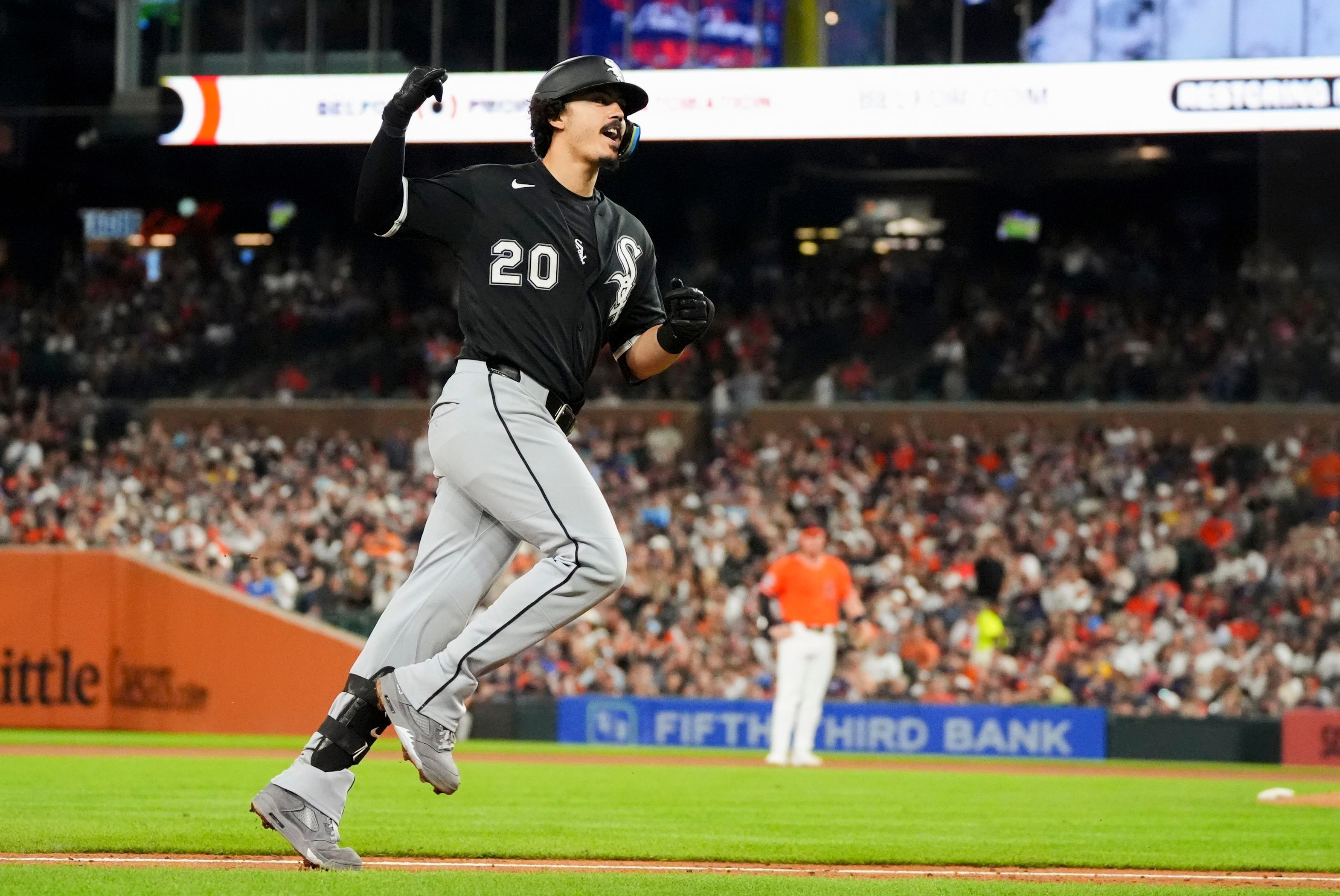 White Sox complete sweep of Detroit, 7-5