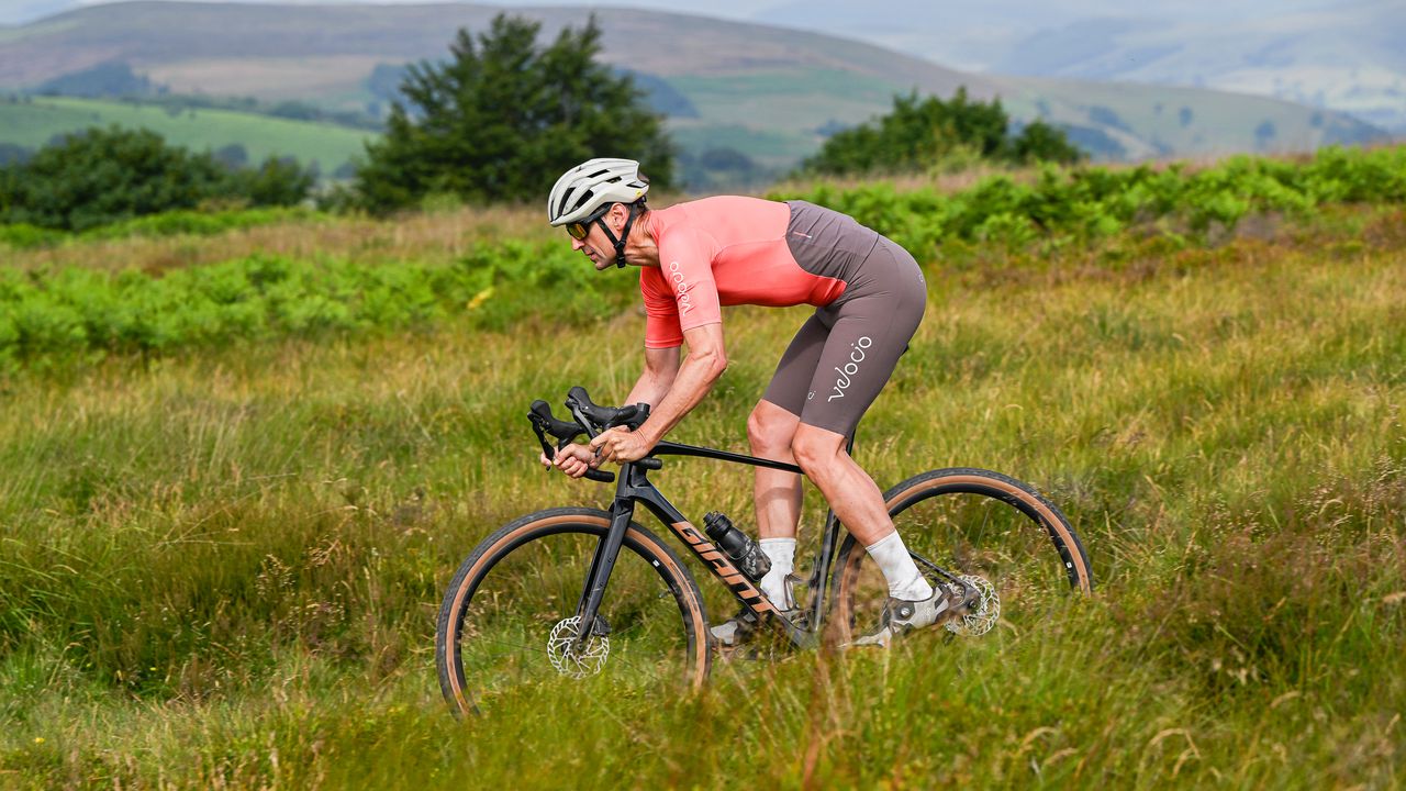 Velocio CONCEPT Bib Short Review: supportive and comfortable shorts for any terrain
