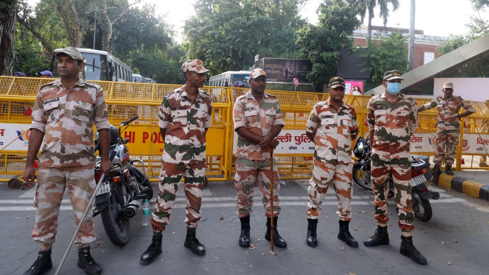 Groups of 5 will be detained: Delhi Police keep curbs in place as CJP calls fresh protest