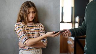 Smartphones at 12 linked to higher risk of eating disorder symptoms, study finds