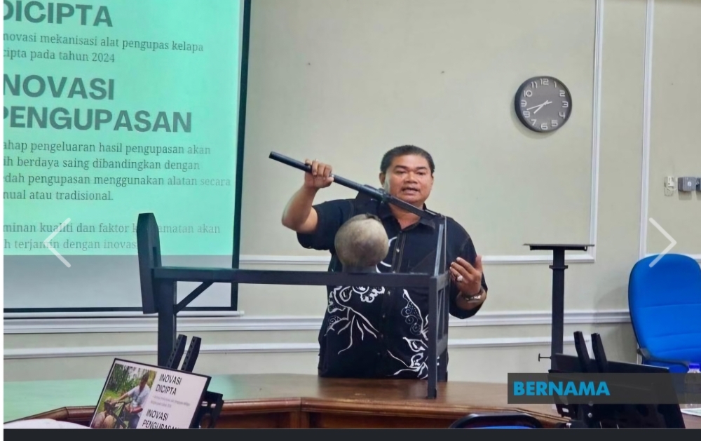 Farmer’s coconut dehusking invention gets a shot at cracking the durian market
