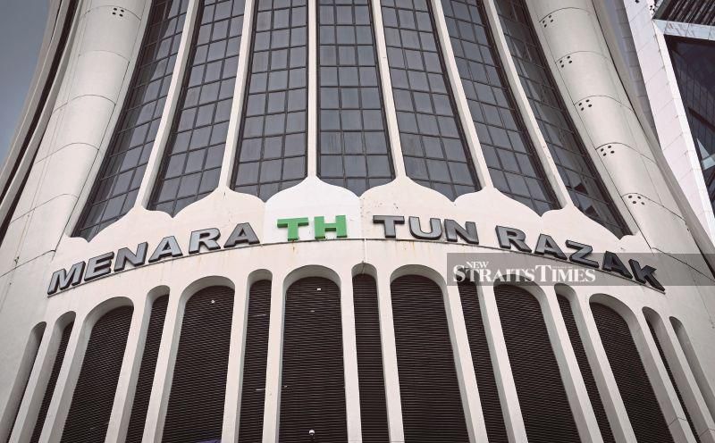 Tabung Haji weighs UK property exits as portfolio review begins [WATCH]