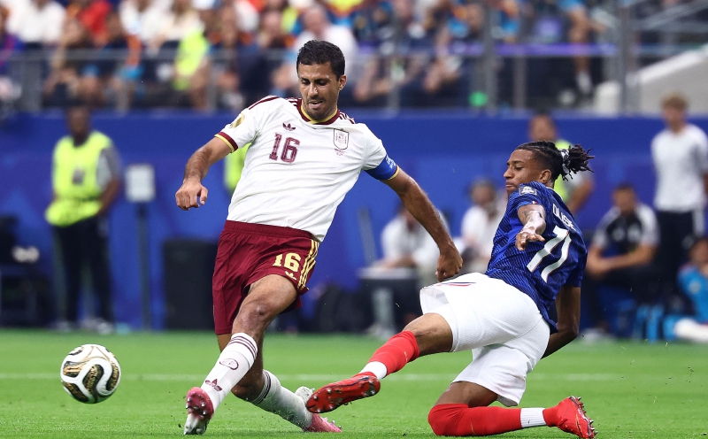 Man City accept Barcelona bid for Spain midfielder Rodri