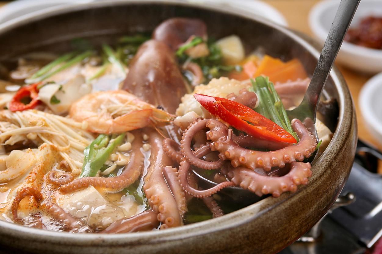 What to watch out for when eating Koreans' beloved summer soup dishes