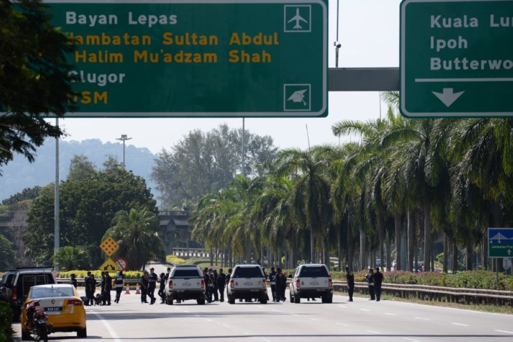 Temporary lane closures, diversions on Tun Dr Lim Chong Eu Expressway starting Oct 12 for elevated U-turn works