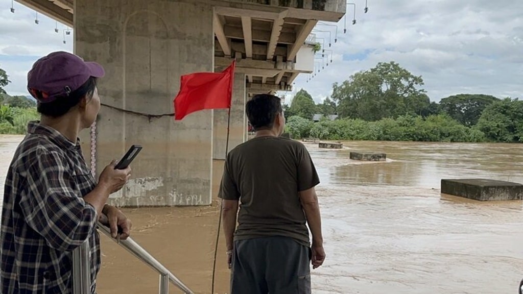 Rising Waters Threaten Chiang Rai: Flood Relief Efforts Ramp Up in Thoeng District
