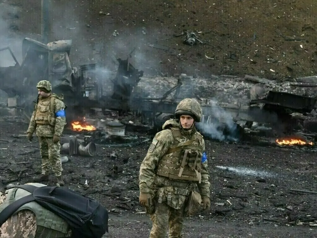 Strikes kill 19 in Russia and Ukraine