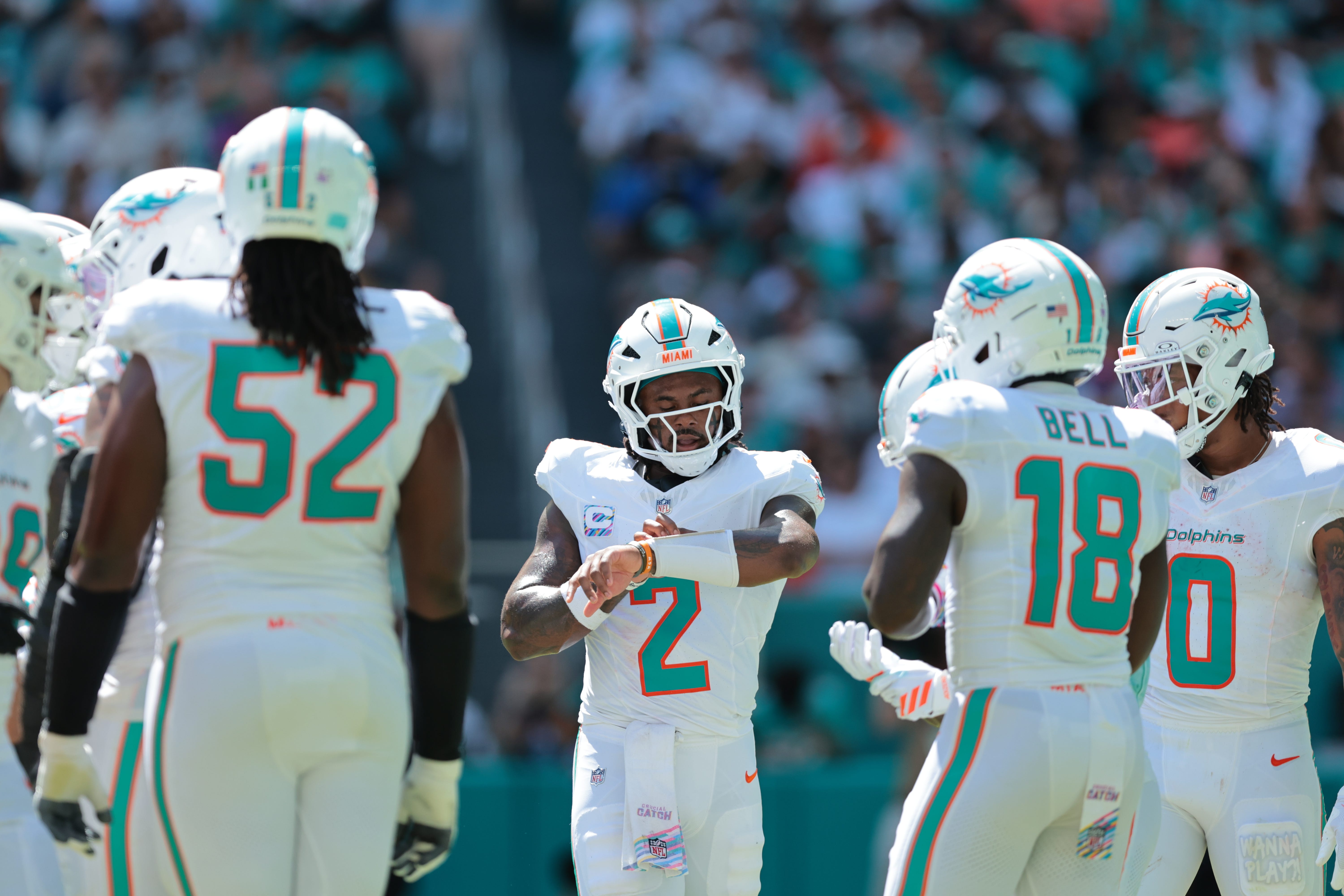 Dolphins Malik Willis throws 2 interceptions in first half vs Bengals