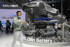 Chinese Carmakers Try to Break Free from the CATL Herd