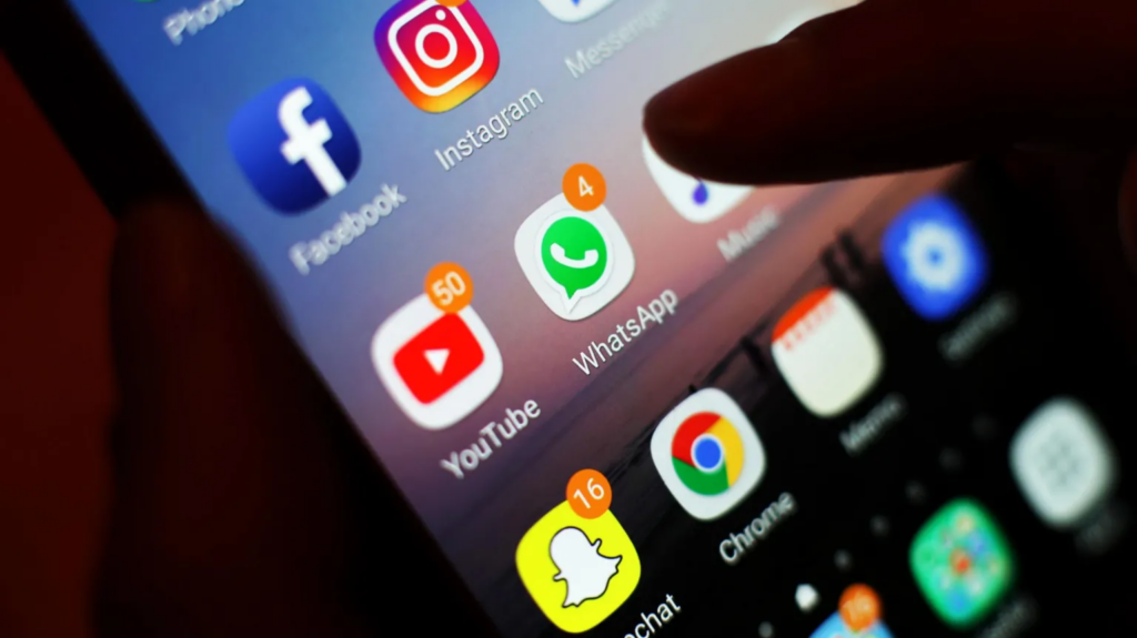 France’s top court blocks social media ban for under-15s