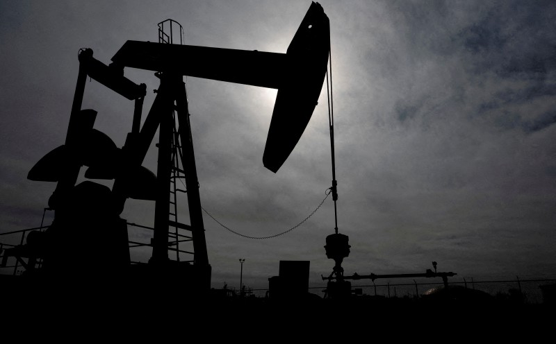 Oil treads water as US-Iran peace talks stall, Hormuz shipping slows