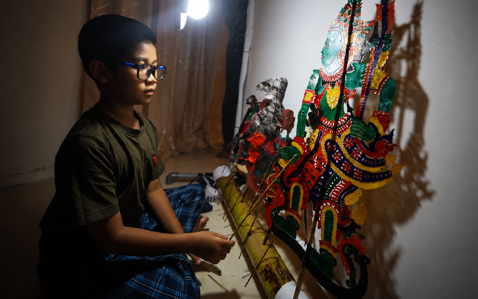 How a school project led Imanuddin to wayang kulit