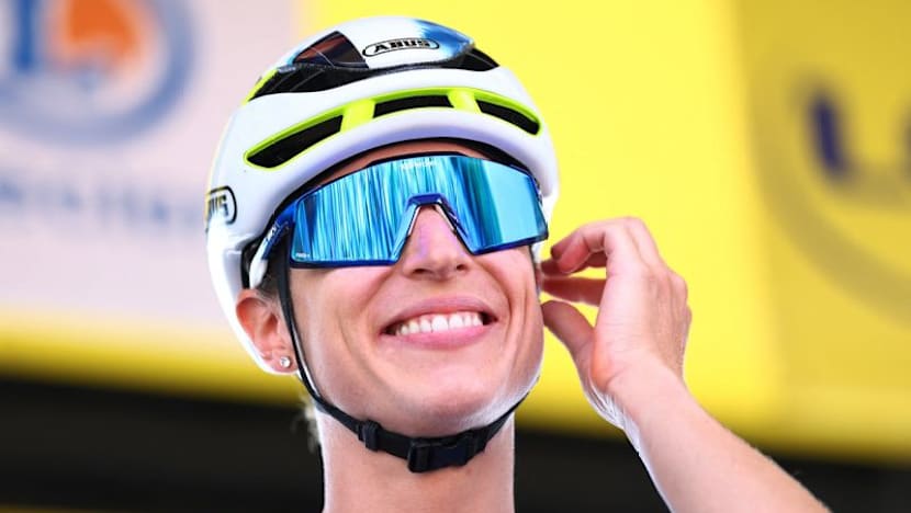 Reusser triumphs in time trial to take yellow jersey in Tour de France Femmes