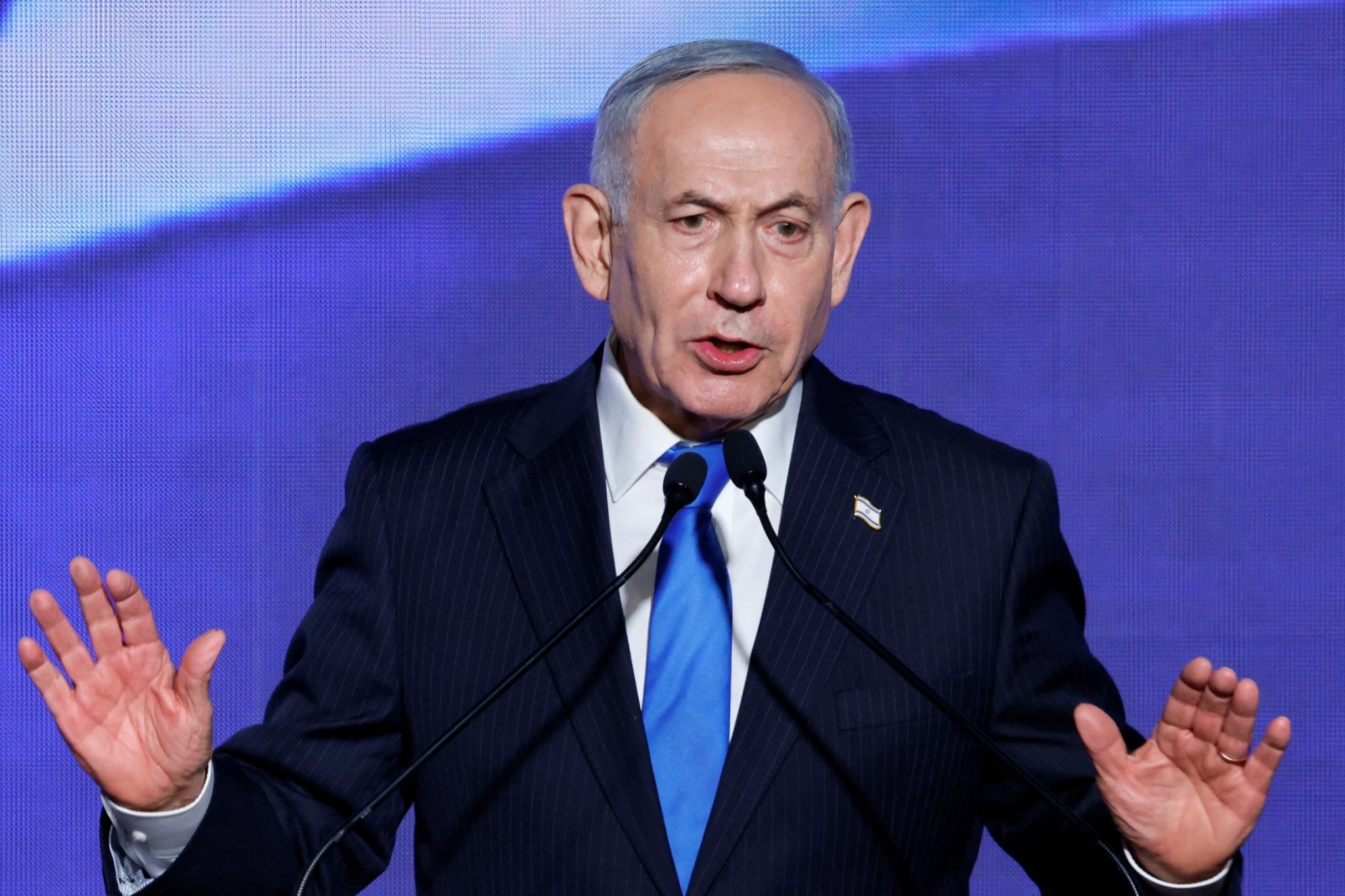 Hack reveals Netanyahu campaign's media ties