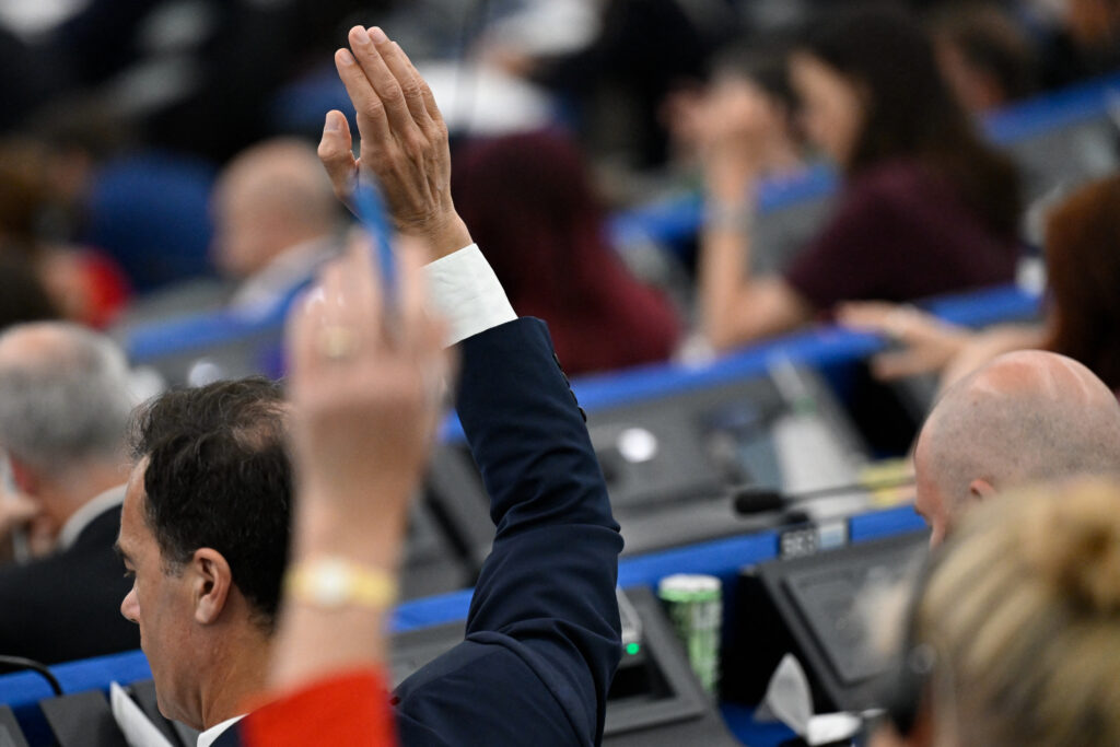 Parliament split on EU climate rules opens way for conservative deal with far right