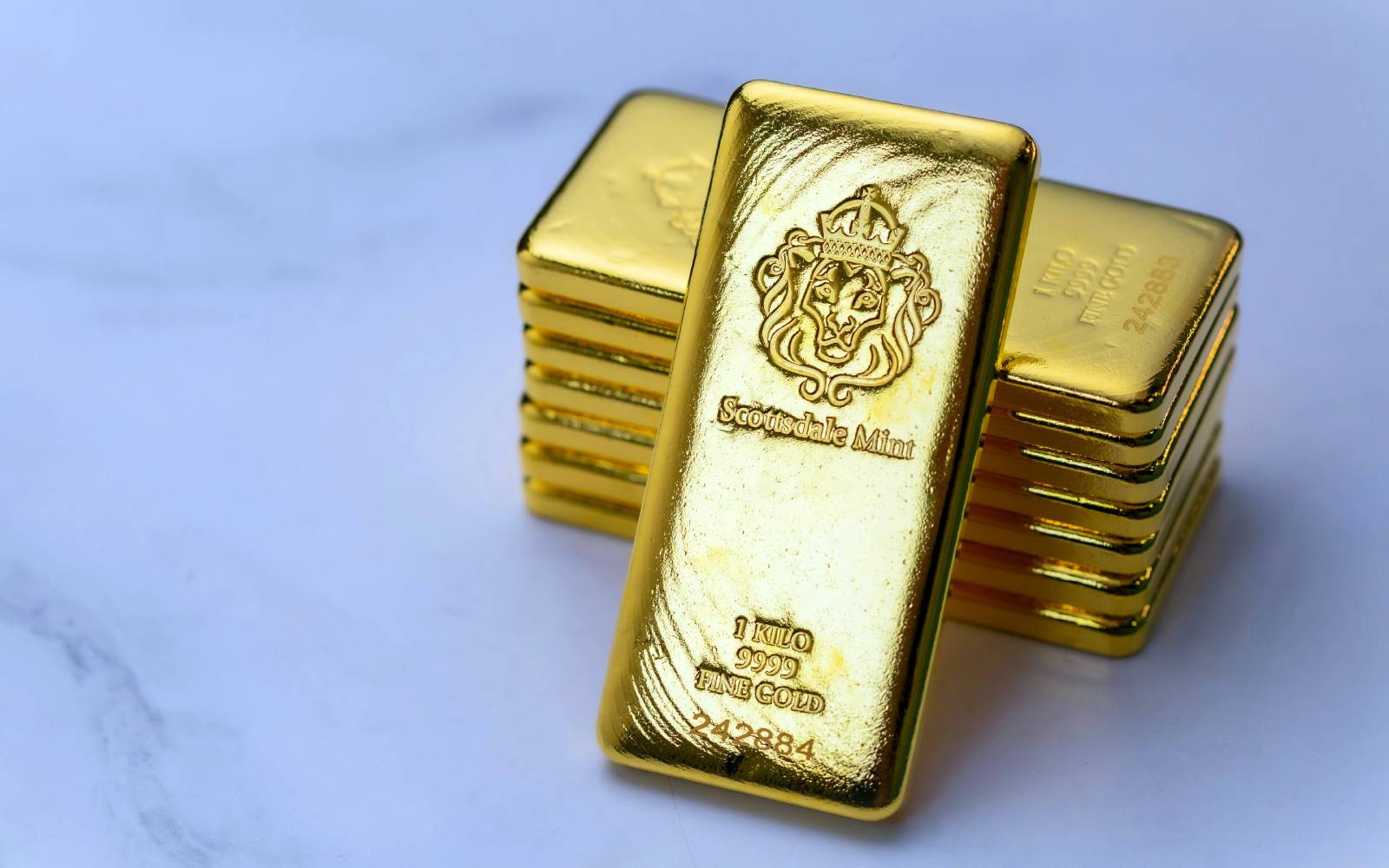 Gold steady near US$4,400 as traders weigh US data, rate path