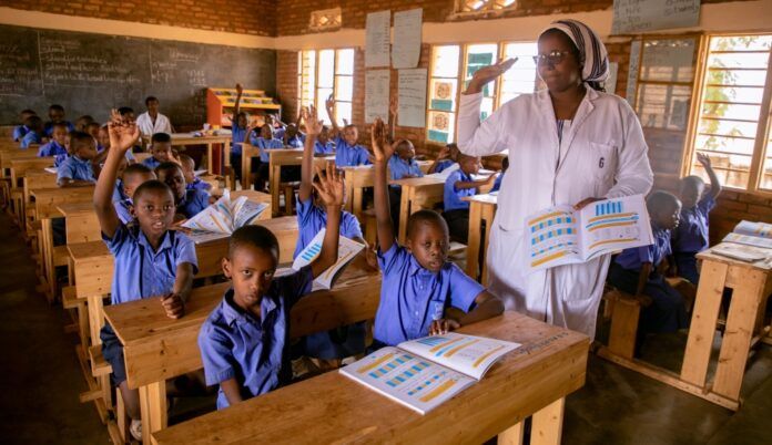 Education Ministry commends teacher unions for suspending strike; schools resume today