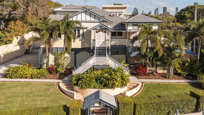 Two Churchie families battle with $1000 bids to secure $3.3 million East Brisbane home