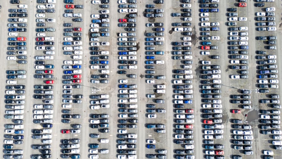 China belastet: Talfahrt geht weiter: VW verkauft weniger Autos
