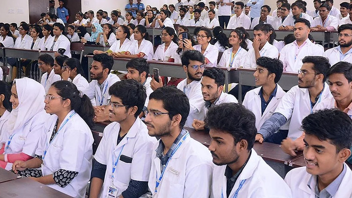 MP MBBS Fees 2026: Private College Fee Hiked 10% To ₹18.08 Lakh, Govt Fee Unchanged