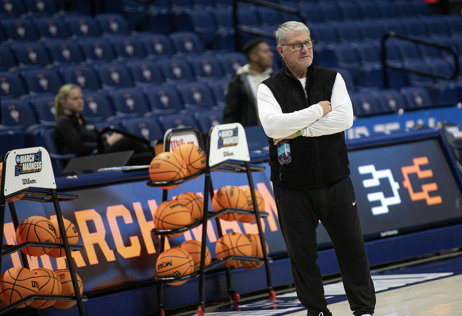 UConn women's basketball team vs. Syracuse: 3 key things to watch in the preseason game