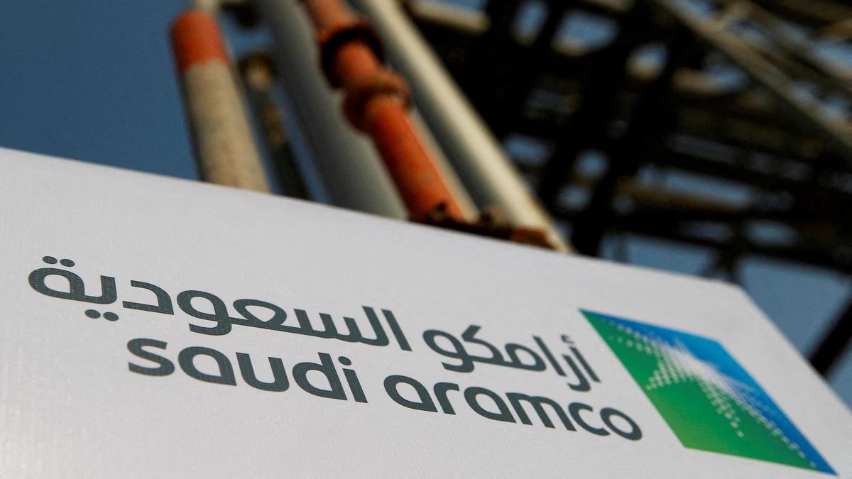 Saudi Aramco studying new crude export routes, overseas storage expansion