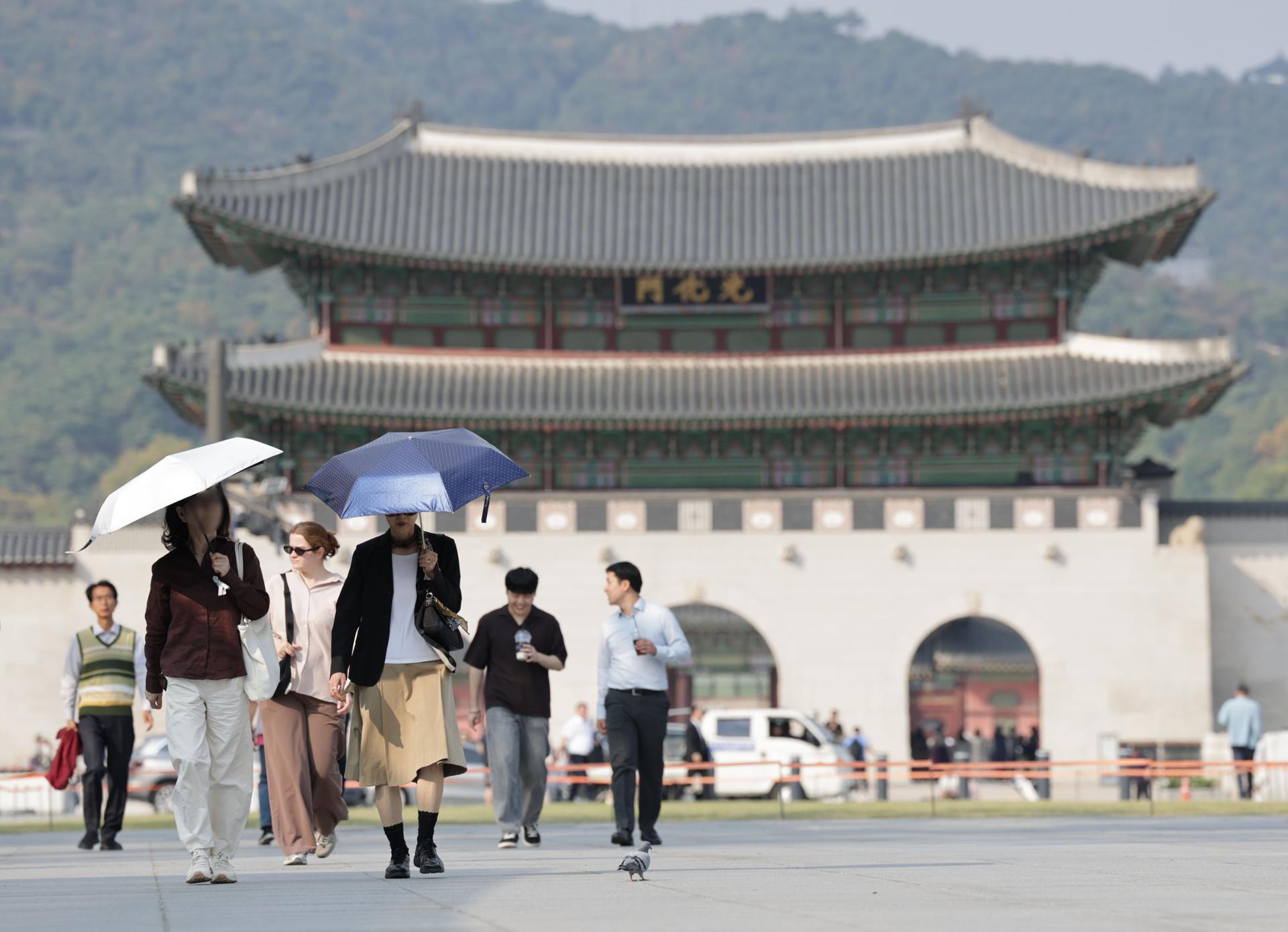 Seoul temperature breaks all-time October record