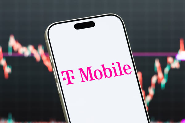 T-Mobile stock posted its worst day in over a decade after SpaceX's spectrum deal