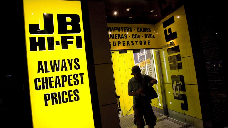 JB Hi-Fi shares plunge as it warns of AI-driven tech squeeze