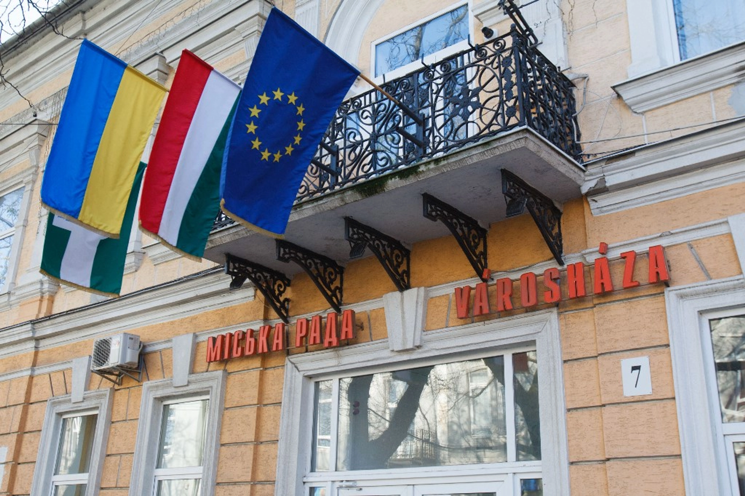 For years, Hungary tied Ukraine’s whole EU course to ethnic Hungarians’ language rights. Kyiv has now passed the schooling law meant to lift the block