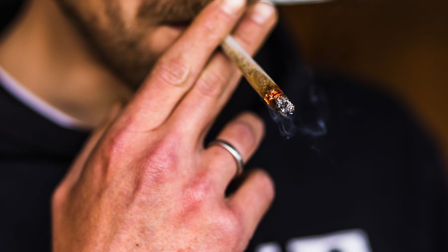 Questions from employment law: Can the employer simply demand a drug test?